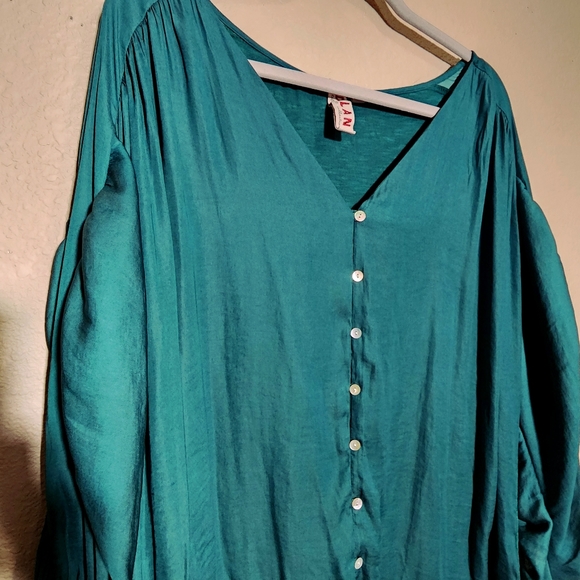 Dolan Ruched Buttondown‎ Top by Anthropologie - Picture 10 of 13